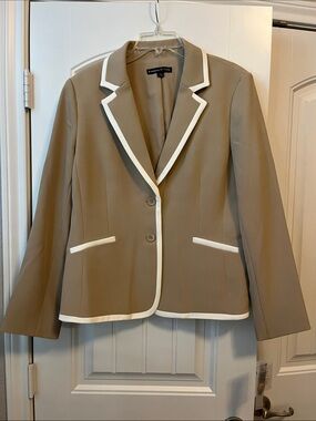 Preston & York Taupe Blazer with White Trim